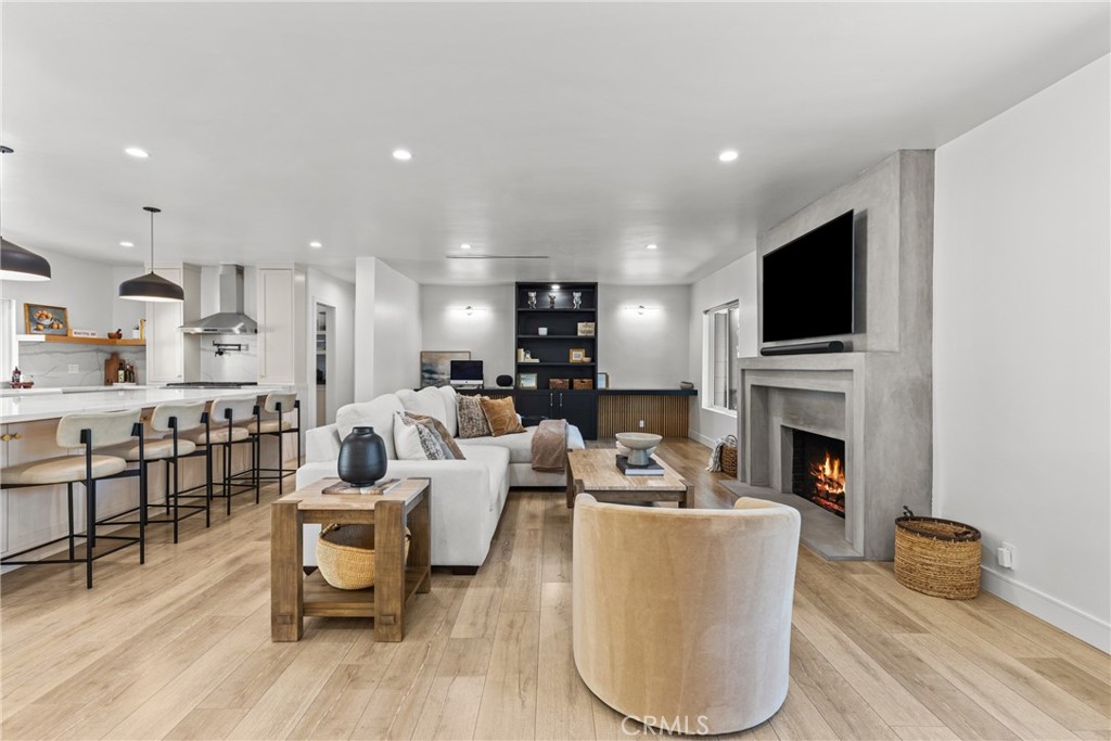 240 W Gainsborough Road