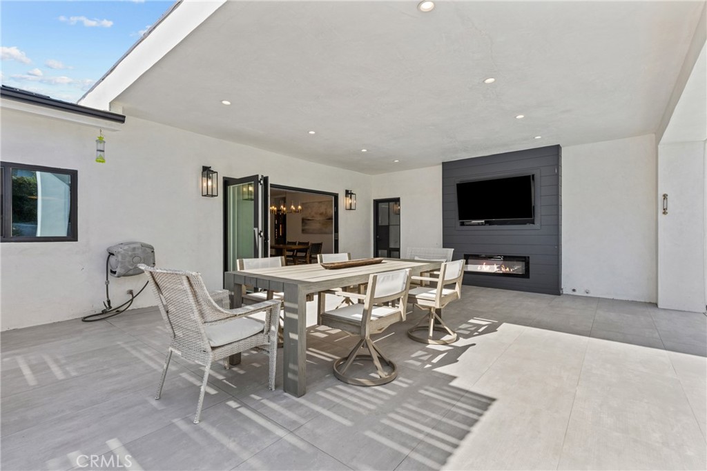 240 W Gainsborough Road