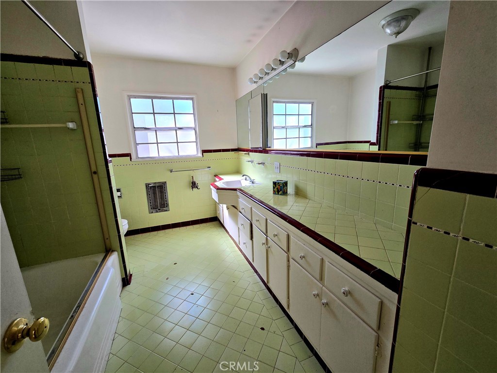 6111 Goodland Avenue