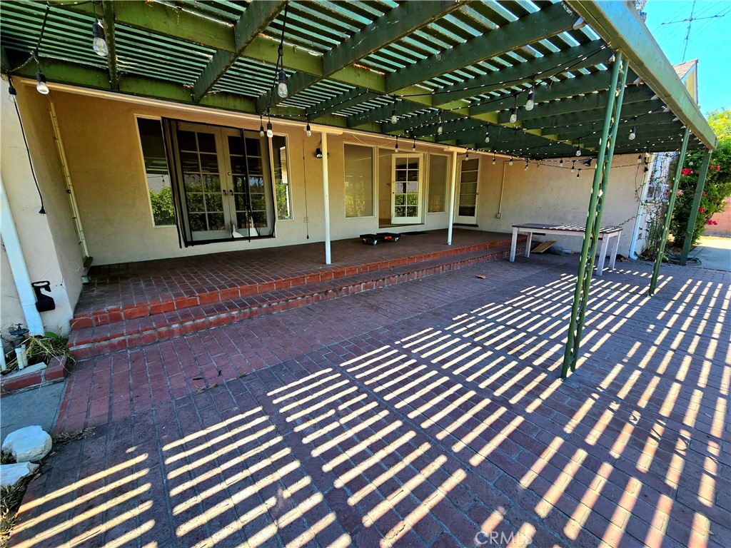 6111 Goodland Avenue