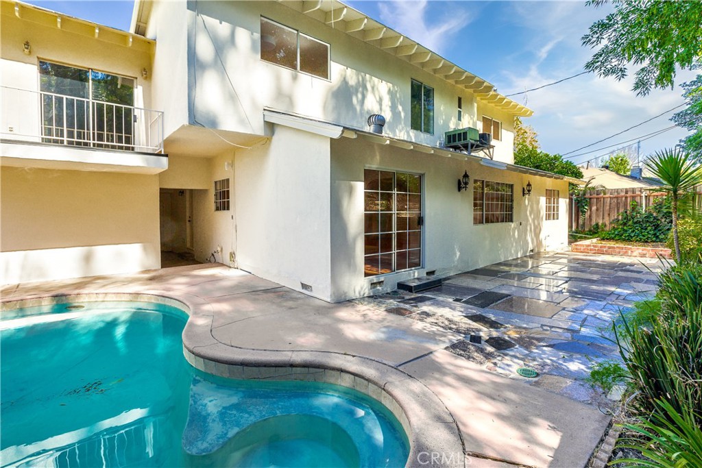 5219 San Feliciano Drive