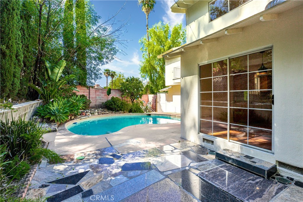 5219 San Feliciano Drive