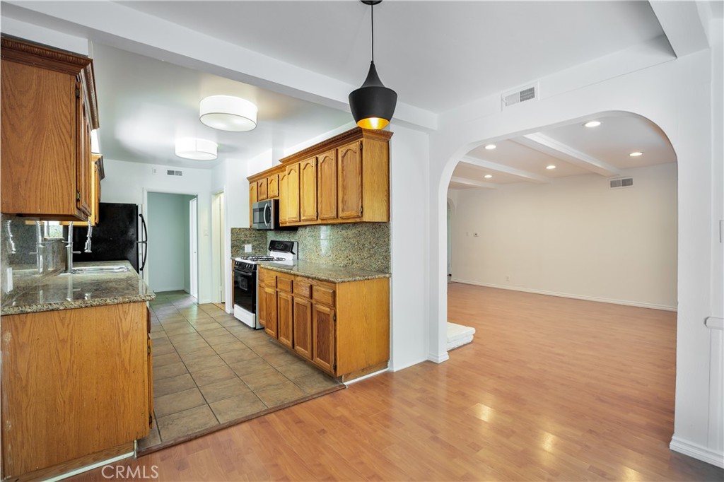 5219 San Feliciano Drive