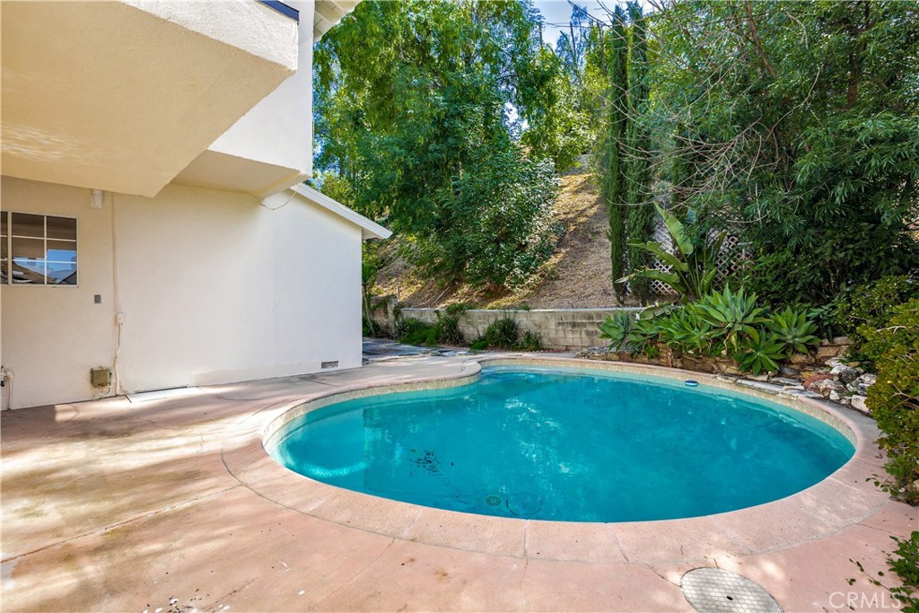 5219 San Feliciano Drive