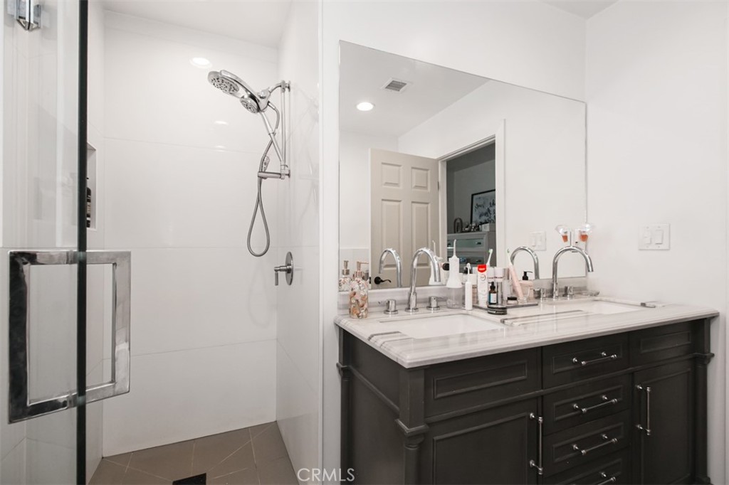 19545 Calvert Street