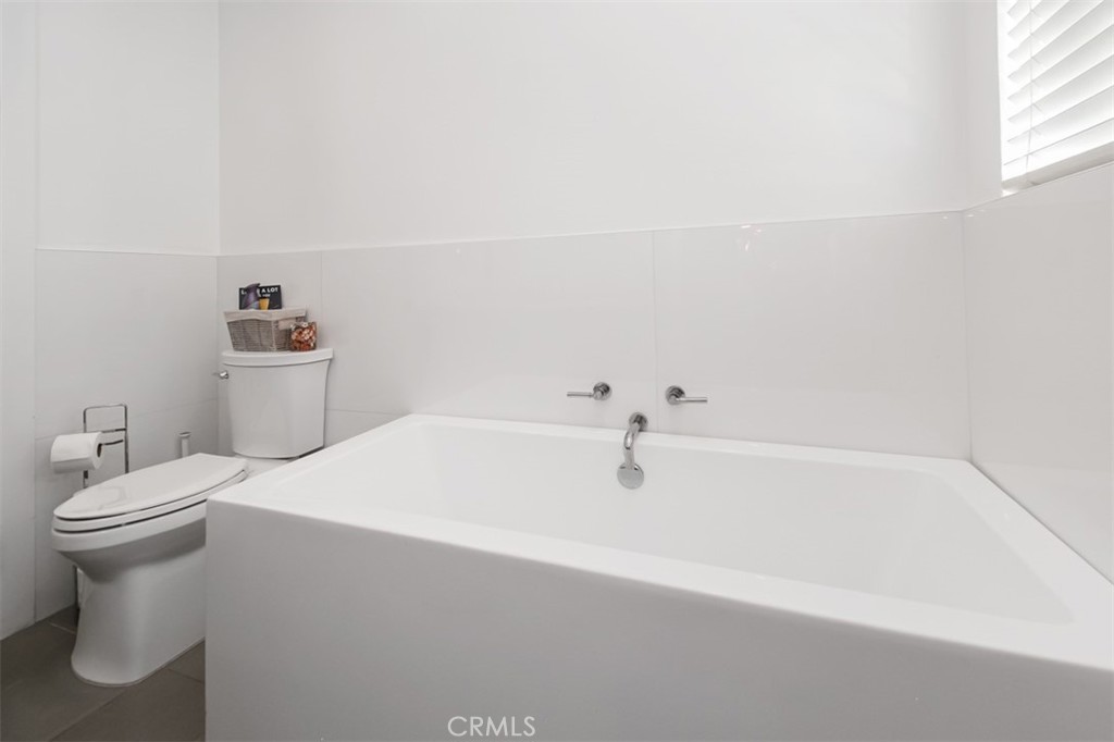 19545 Calvert Street