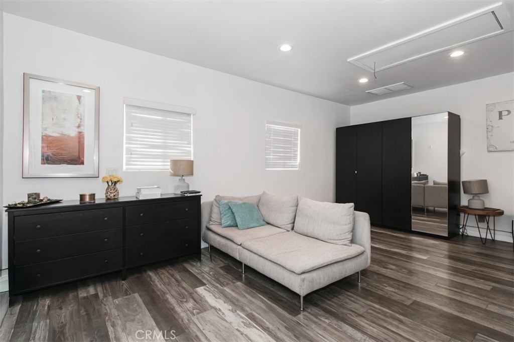 19545 Calvert Street