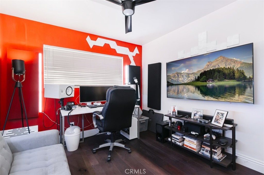 19545 Calvert Street