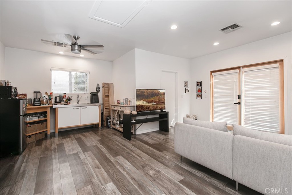 19545 Calvert Street