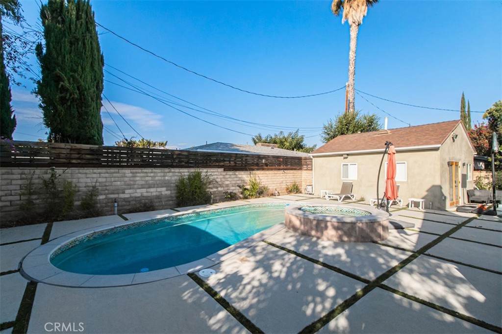 19545 Calvert Street