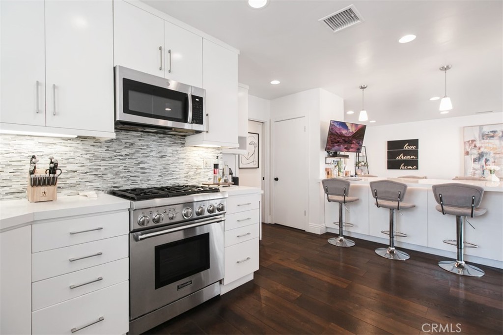 19545 Calvert Street