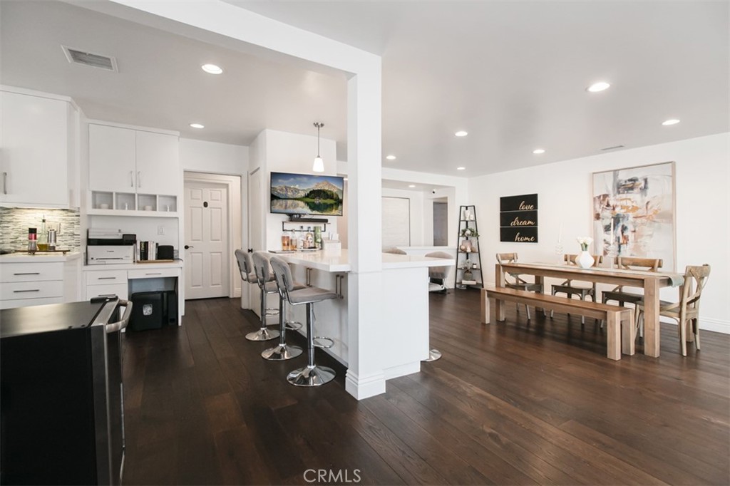 19545 Calvert Street