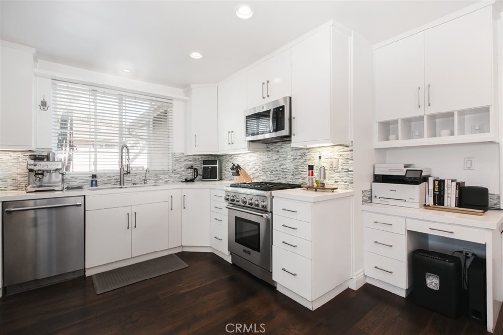 19545 Calvert Street