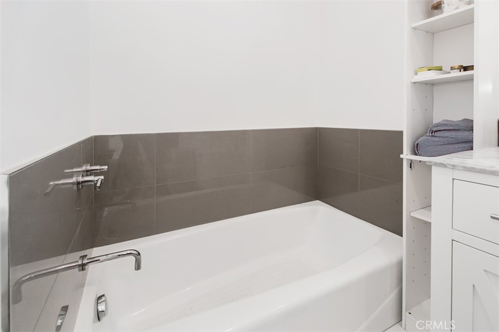 19545 Calvert Street