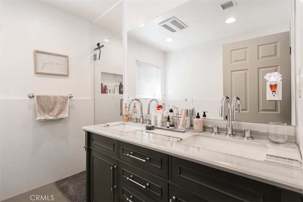 19545 Calvert Street