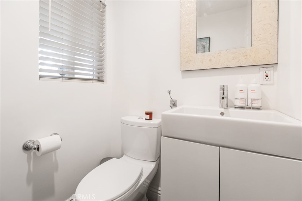 19545 Calvert Street