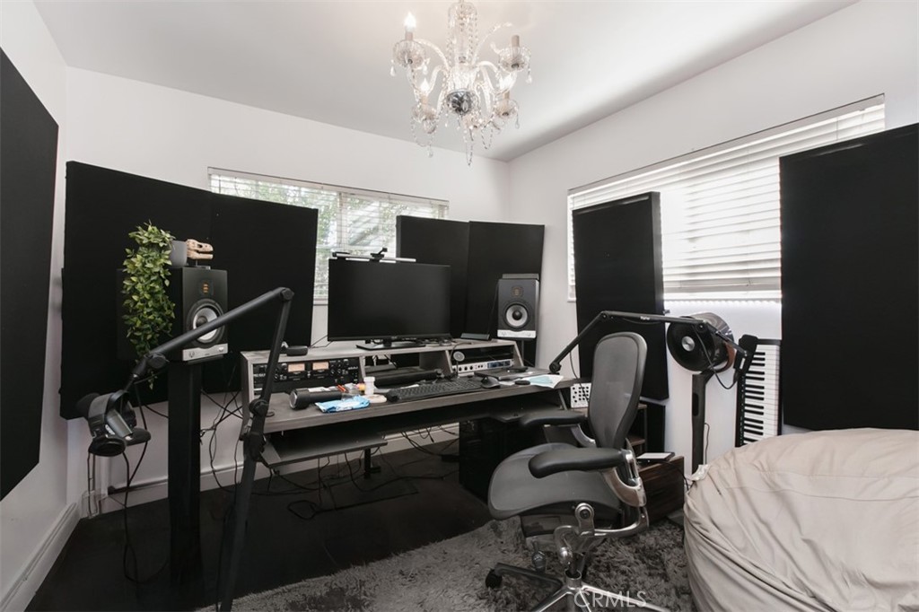 19545 Calvert Street