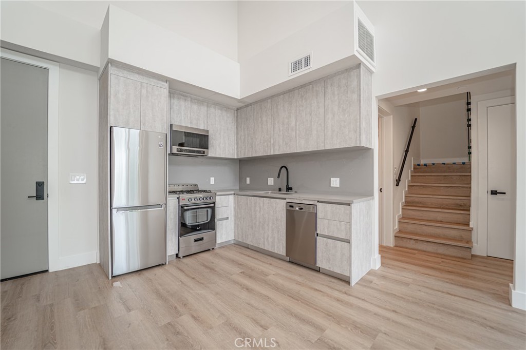 2828 London Street 303