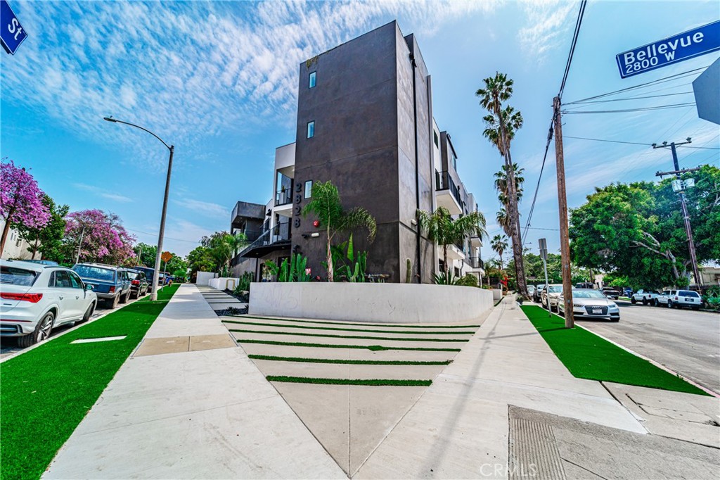 2828 London Street 303