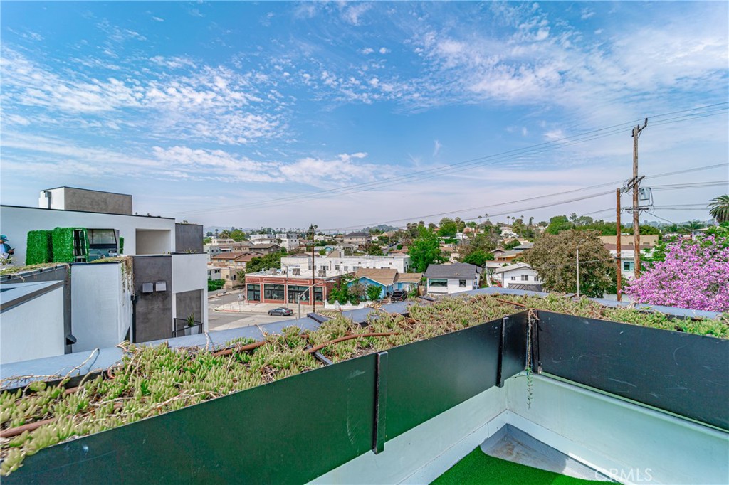 2828 London Street 303