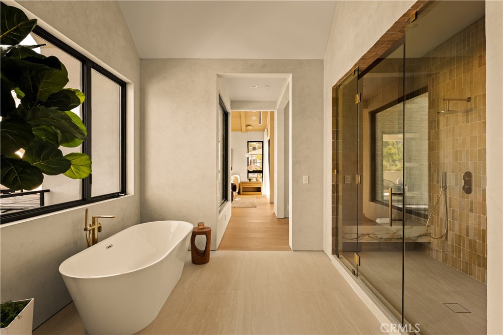 5004 S Enfield Avenue