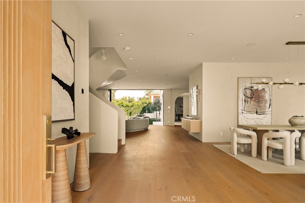 5004 S Enfield Avenue