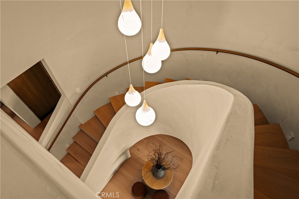 5004 S Enfield Avenue