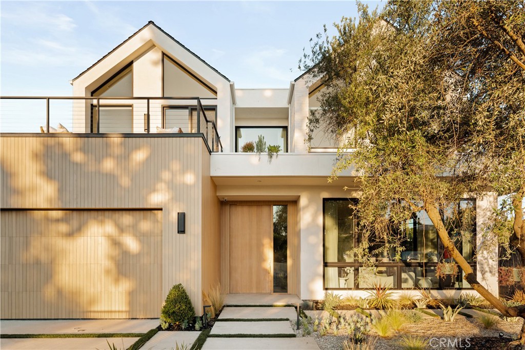 5004 S Enfield Avenue