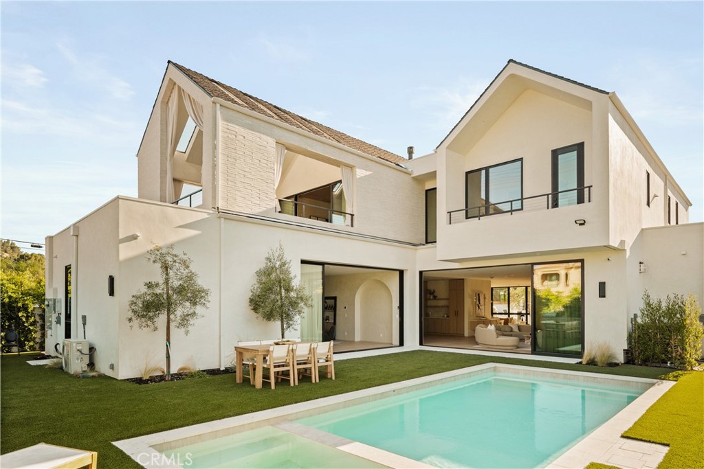 5004 S Enfield Avenue