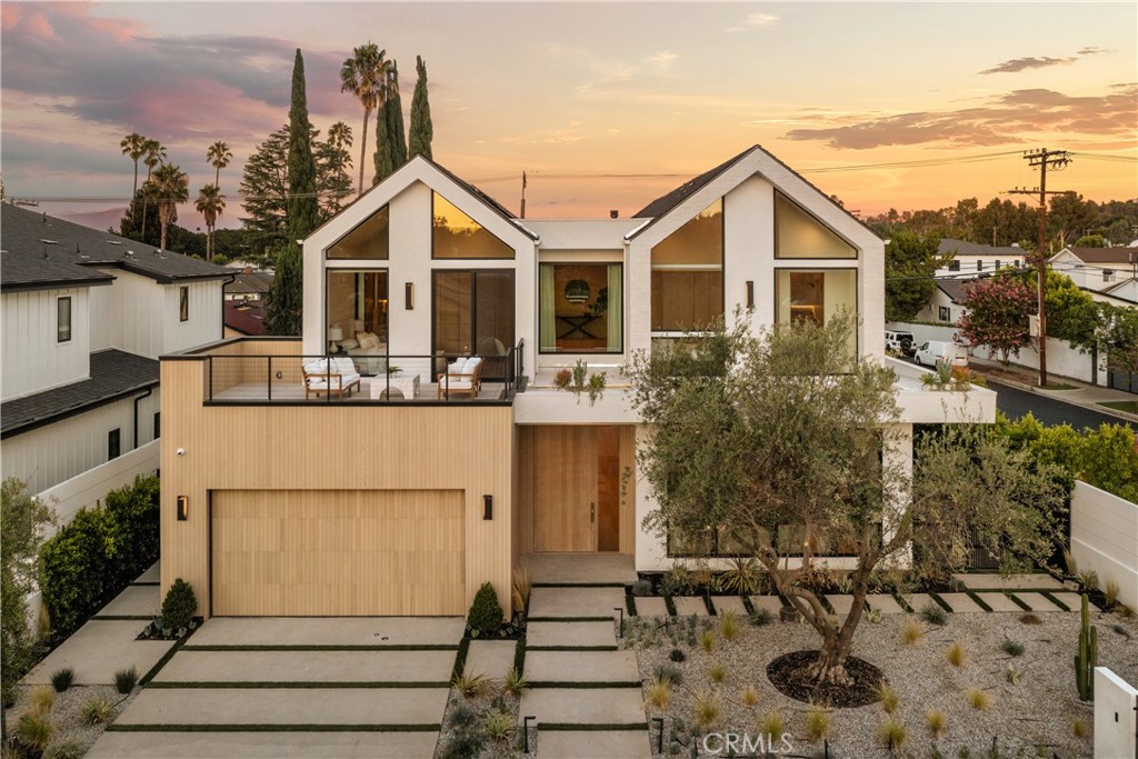 5004 S Enfield Avenue