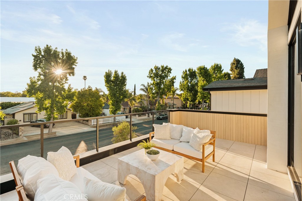 5004 S Enfield Avenue