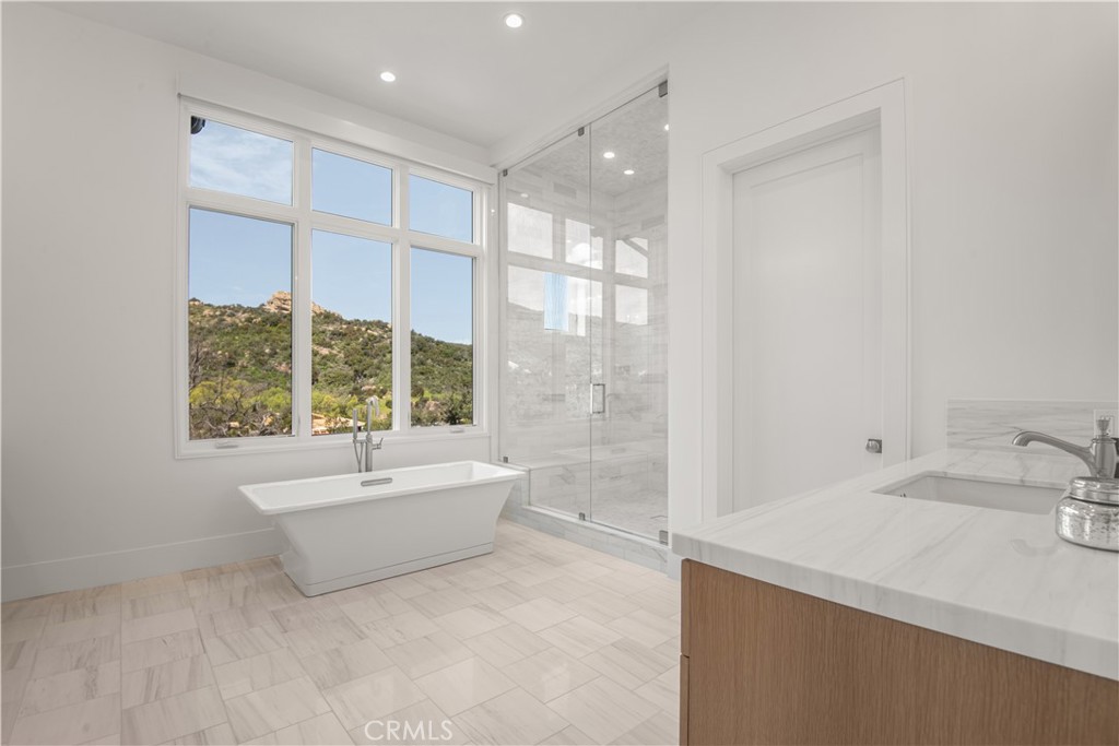 2775 Calbourne Lane