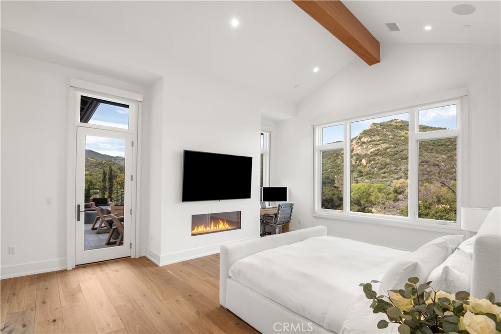 2775 Calbourne Lane