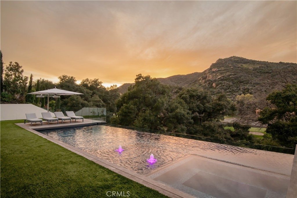 2775 Calbourne Lane