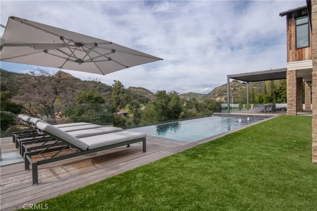 2775 Calbourne Lane