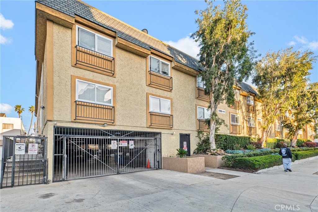 5224 Denny Avenue 209