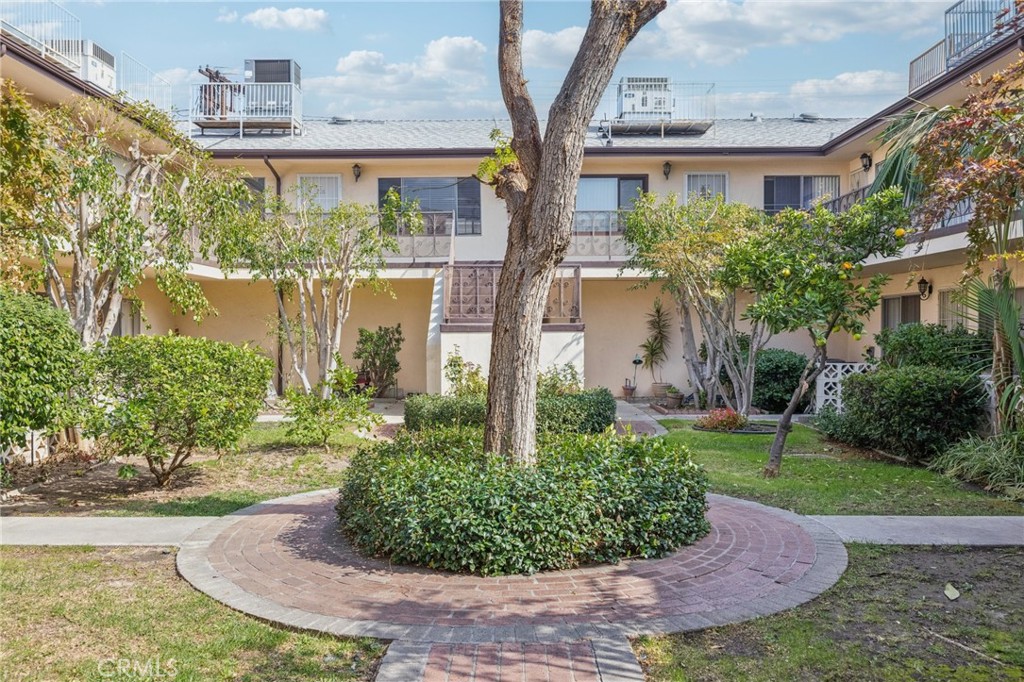 312 N Louise Street 210