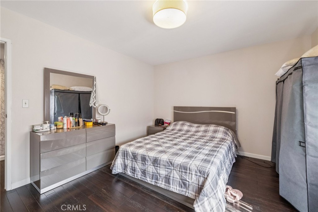 312 N Louise Street 210