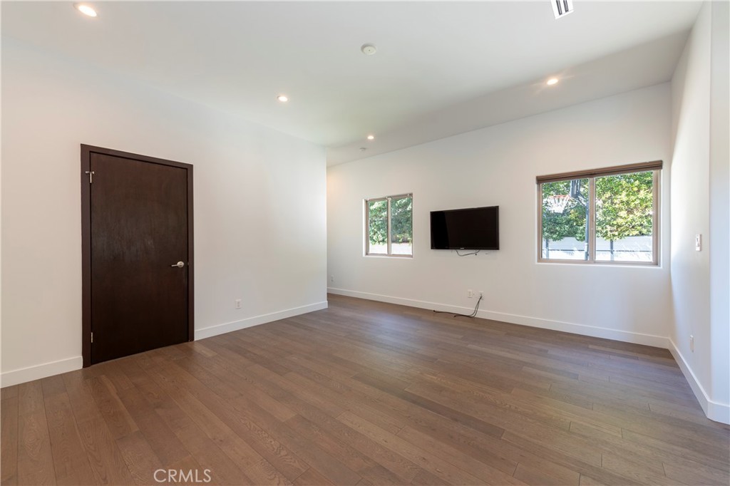 15053 Greenleaf Street