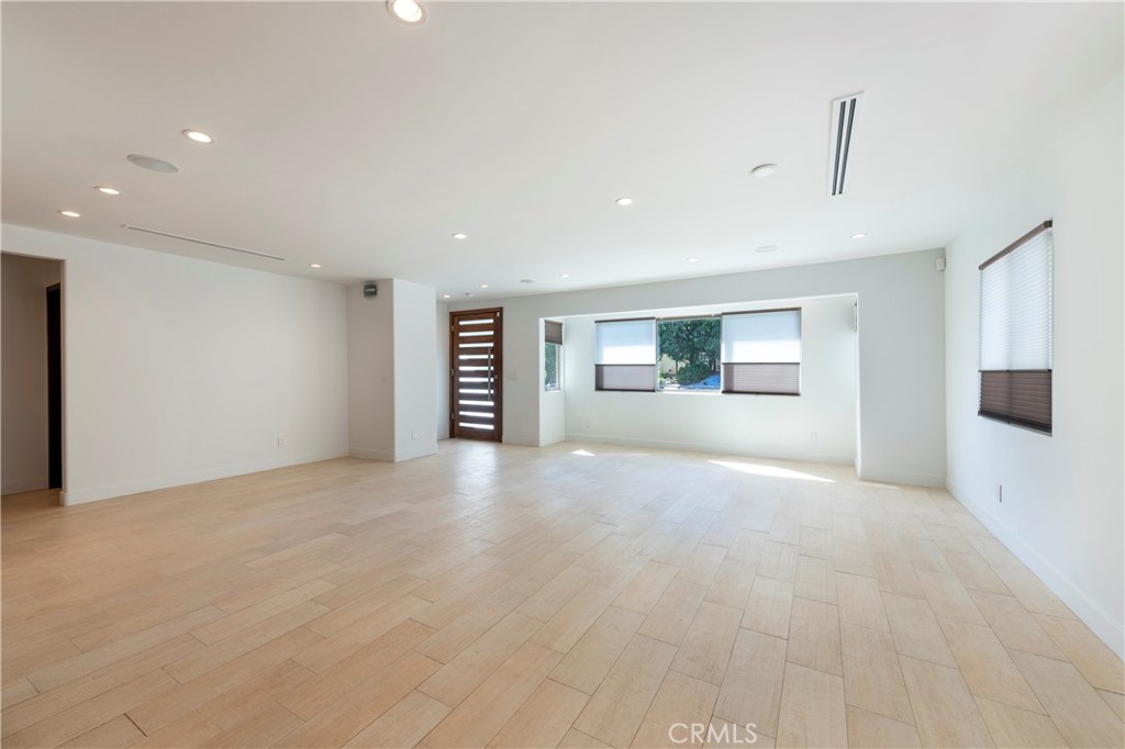 15053 Greenleaf Street