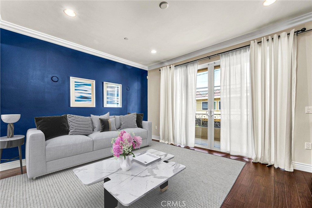 9049 Alcott Street 204