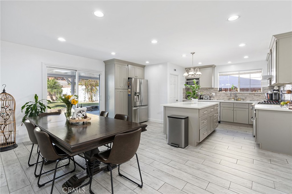 6609 Birchton Avenue