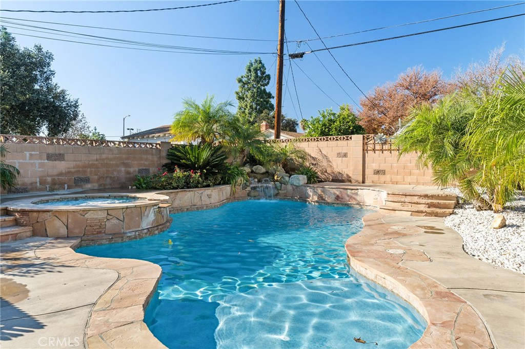 6609 Birchton Avenue