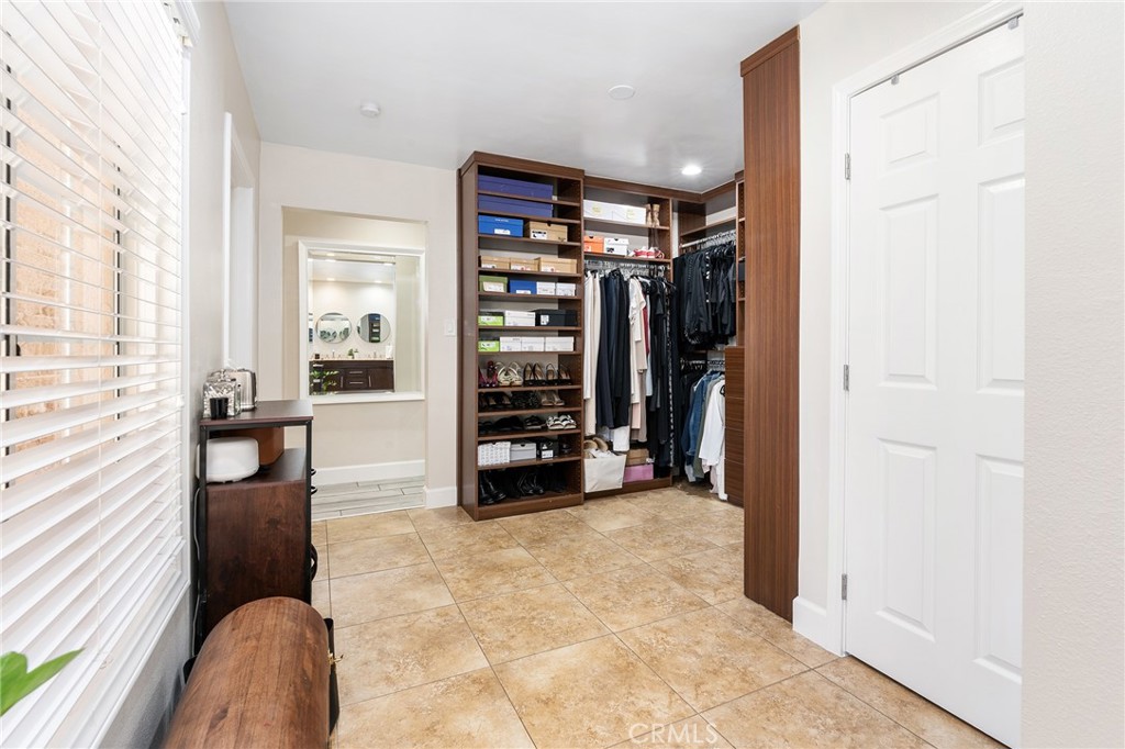 6609 Birchton Avenue