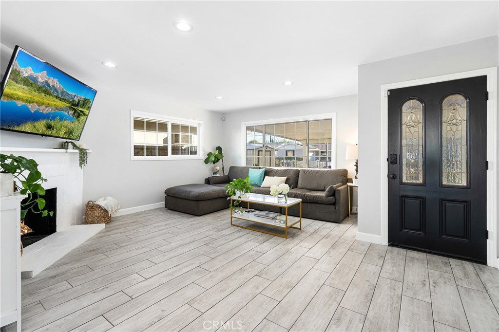 6609 Birchton Avenue