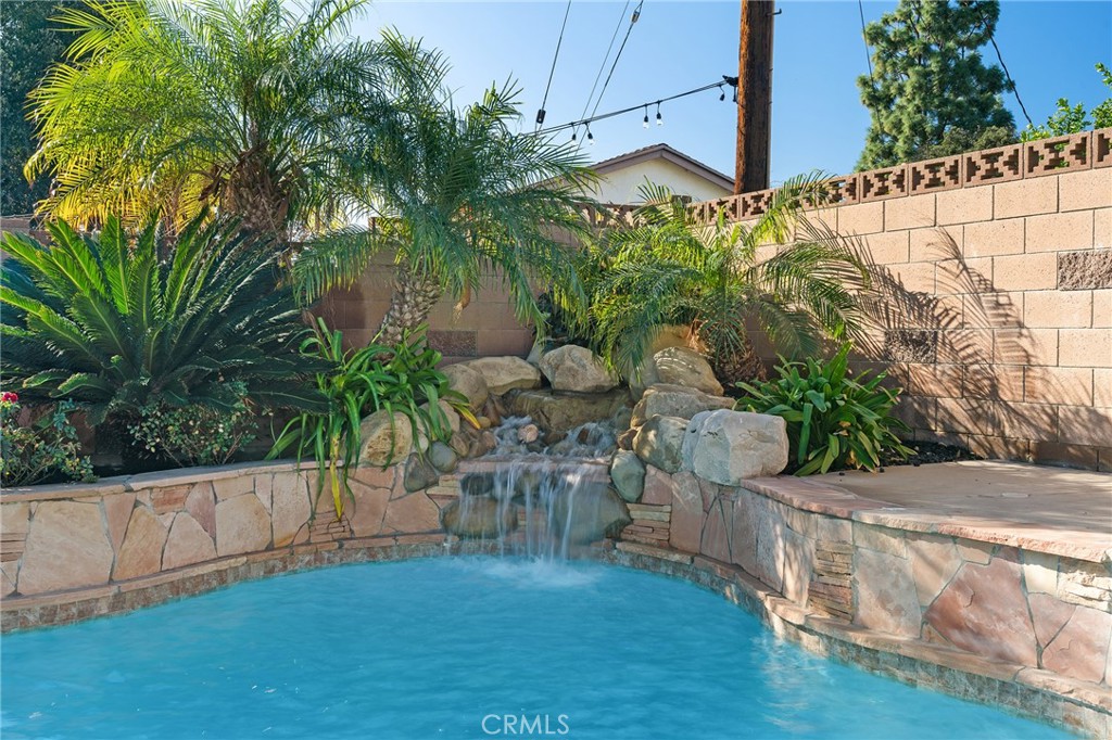 6609 Birchton Avenue