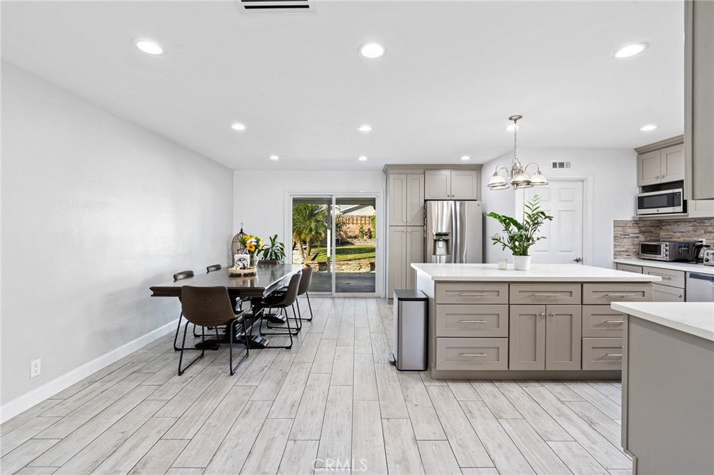 6609 Birchton Avenue