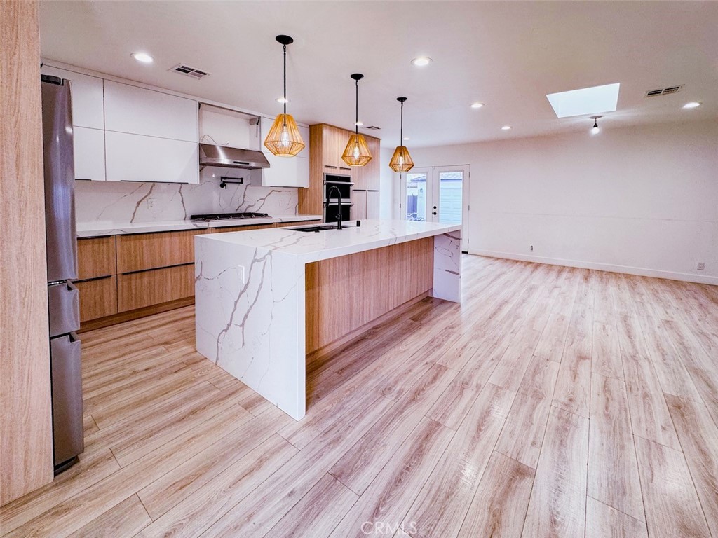 22539 Dolorosa Street