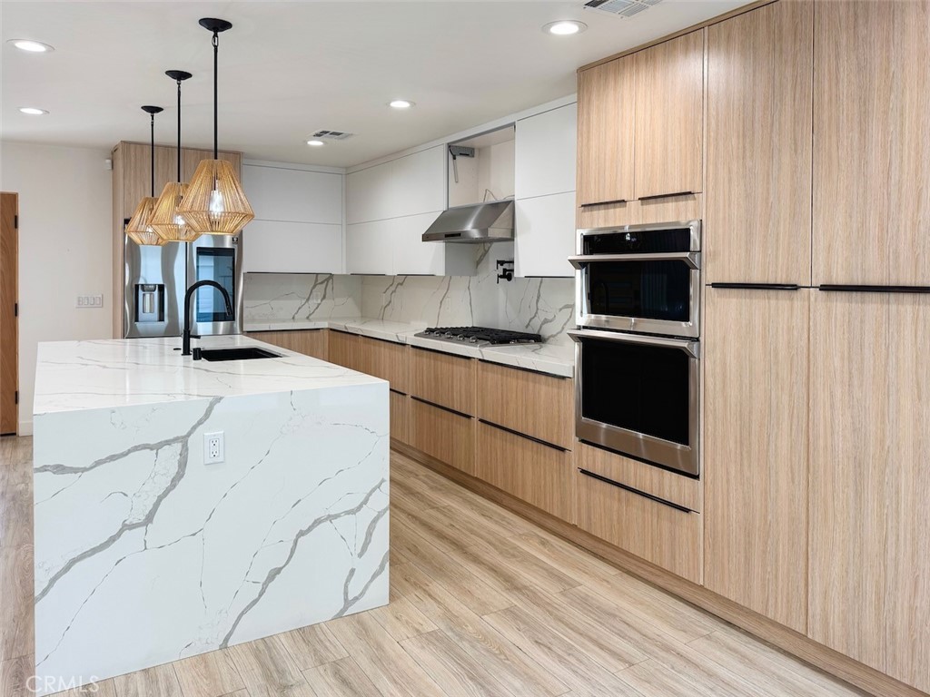 22539 Dolorosa Street