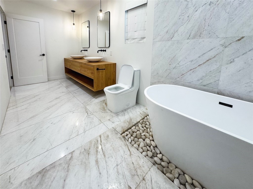 22539 Dolorosa Street